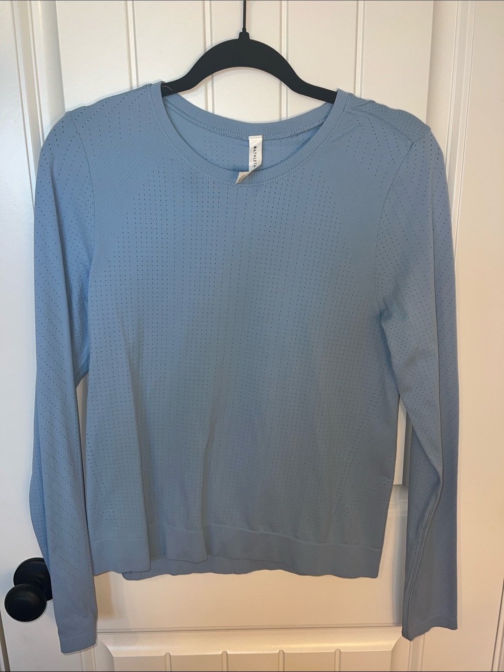 EUC! Athleta Light Blue Perforated Long-Sleeve Crew Top - Size M
